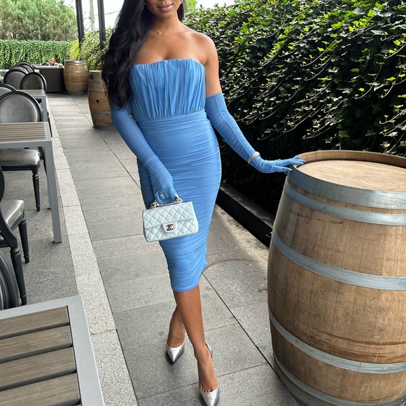 Elegant Blue Bodycon Dress with Hand Gloves- 4 - Picture 3 of 4